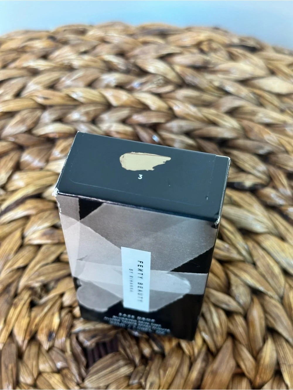 NWT Fenty Beauty Shade 3 Eaze Drop Blurring Skin Tint shade 3 light medium warm